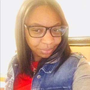 Meet your Posher, Latoya